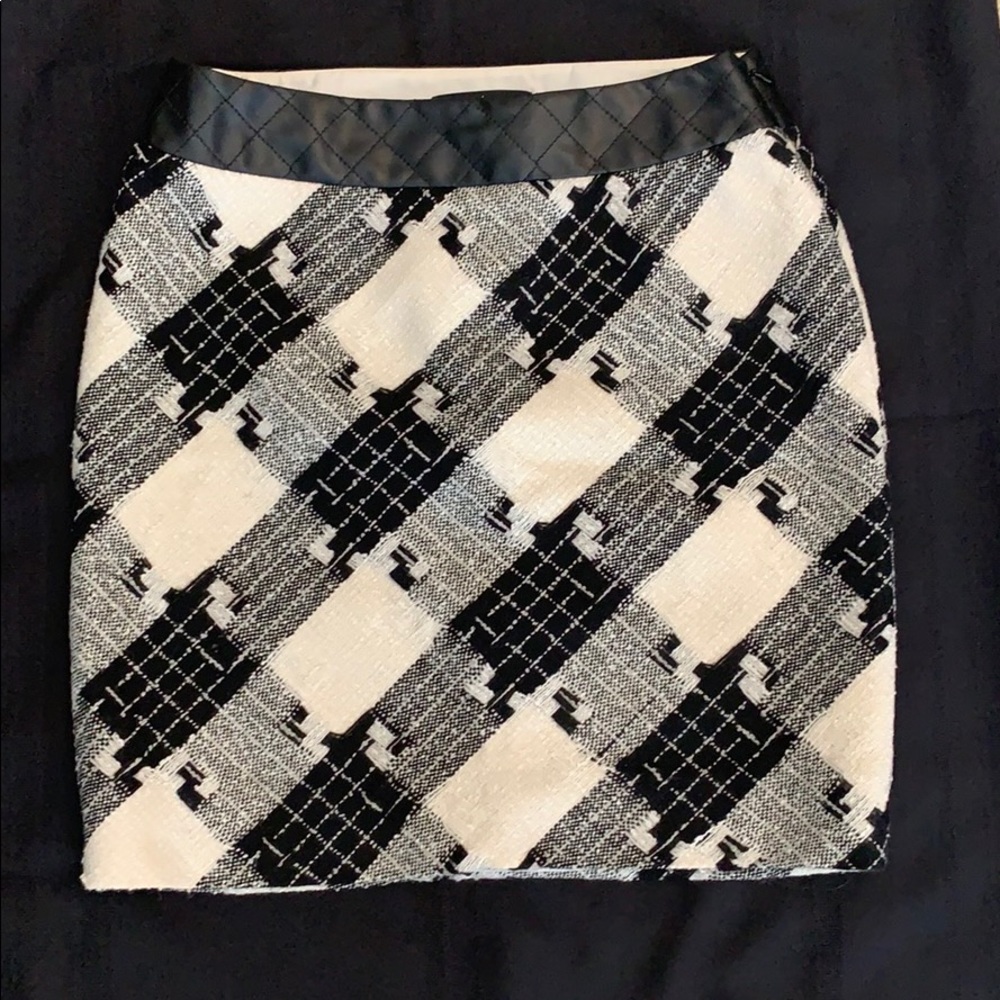 White House Black Market Skirt. Size 2